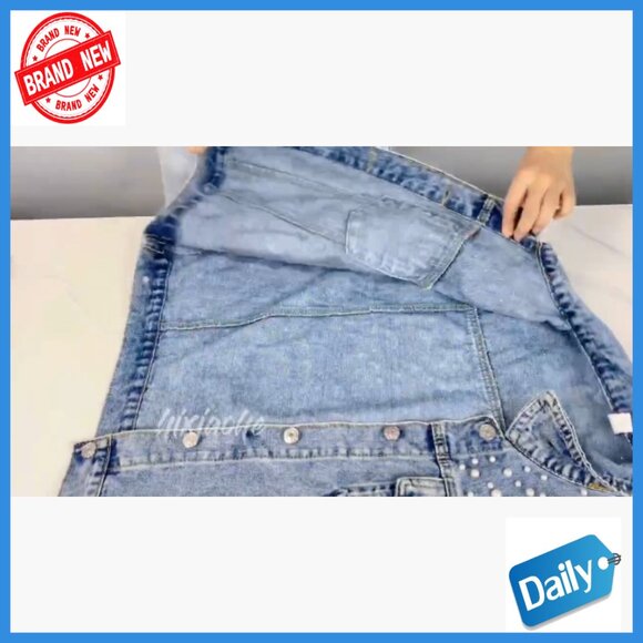 Loose Fit Cropped Denim Jacket with Pearl Beading and Vintage Style - Picture 5 of 6